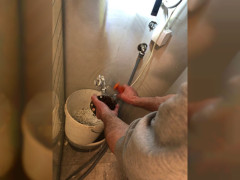 Kaplje voda iz sigurnosnog ventila ispod bojlera